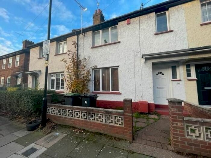 3 Bedroom Property To Rent In Laburnum Avenue, London, N17