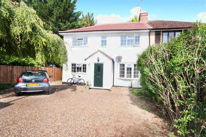 2 Bedroom Maisonette To Rent In Orchard Close, Denham, Uxbridge, UB9