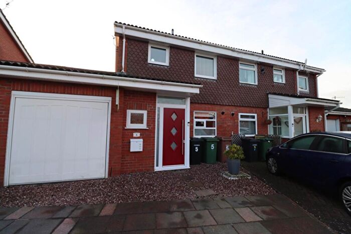 3 Bedroom Semi-Detached House For Sale In Parkwood Close, Bromborough, CH62