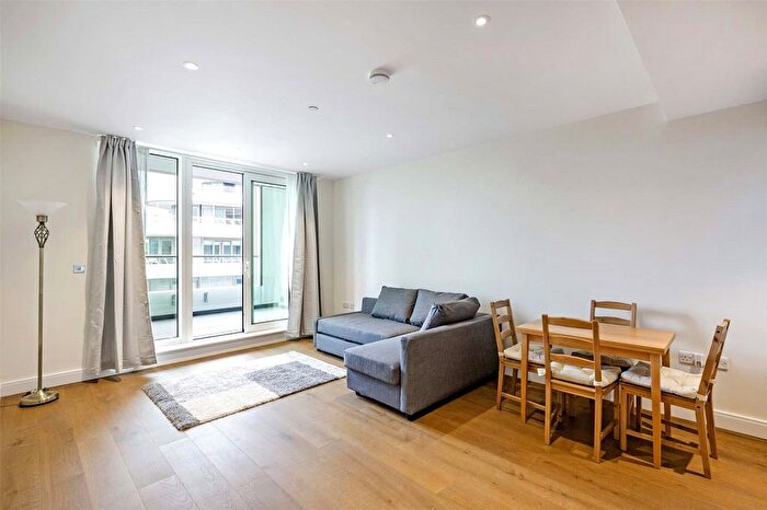 1 Bedroom Flat To Rent In Sophora House, Queenstown Road, London, SW11