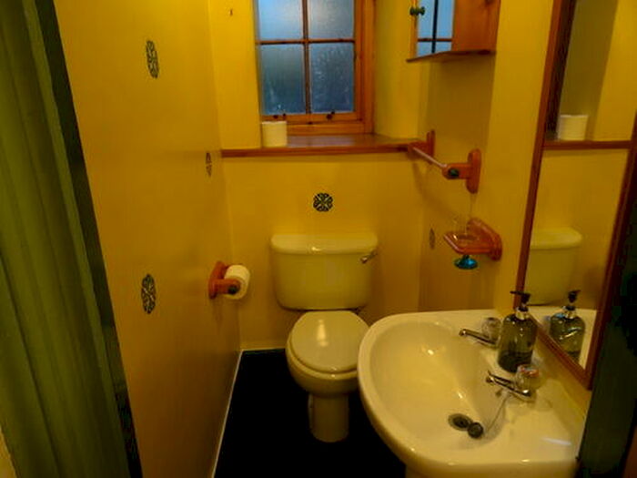 1 Bedroom Flat To Rent In Lorne Street, Edinburgh, EH6