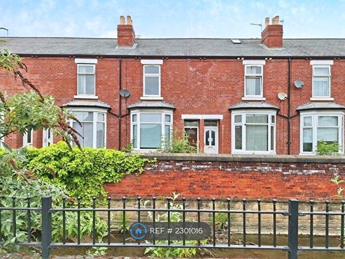 3 Bedroom Terraced House To Rent In Plumpton Terrace, Wakefield, WF2