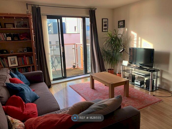2 Bedroom Flat To Rent In Park View Court, London, E3