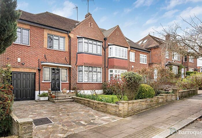 5 Bedroom Property For Sale In Arden Road, Finchley, N3