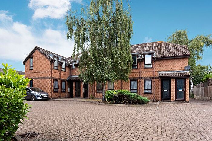 1 Bedroom Flat To Rent In Osprey Mews, Enfield, EN3