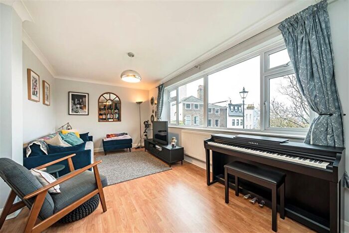 2 Bedroom Flat For Sale In Dartmouth Hill, Greenwich, SE10