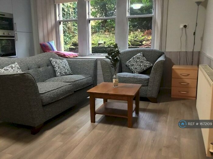 3 Bedroom Flat To Rent In Mingarry Street, Glasgow, G20