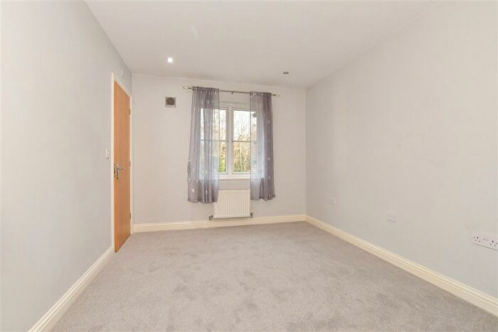 2 Bedroom Flat For Sale In Ryder Court, Herne Bay, Kent, CT6