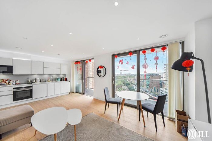 2 Bedroom Apartment To Rent In Heritage Tower, East Ferry Road, E14
