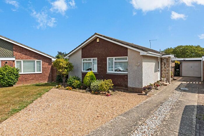 2 Bedroom Detached Bungalow For Sale In Lundy Close, Littlehampton, BN17