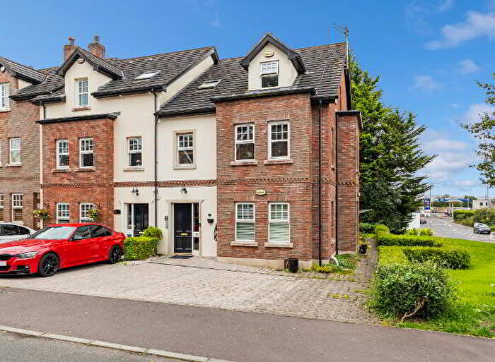 4 Bedroom 1st Floor Apartments For Sale In Linen Mews, Lisburn, BT28