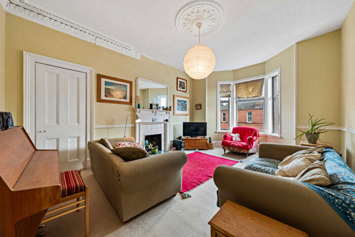 3 Bedroom Flat For Sale In Millbrae Road, Flat /, Langside, Glasgow, G42