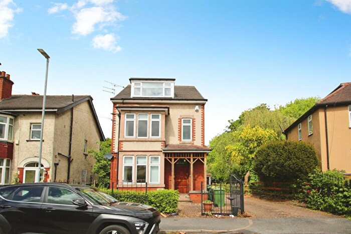 8 Bedroom Terraced House For Sale In Ash Road, Leeds, LS6