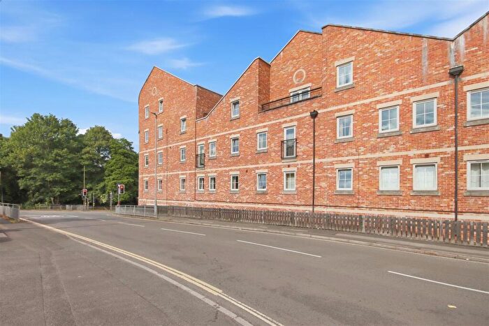 1 Bedroom Apartment For Sale In Piccadilly Heights, Wain Avenue, Chesterfield, S41