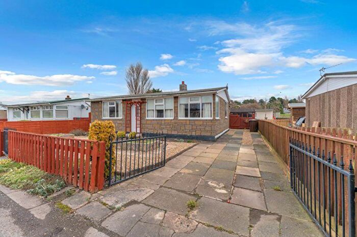 3 Bedroom Chalet For Sale In Humberston Fitties, Humberston, DN36