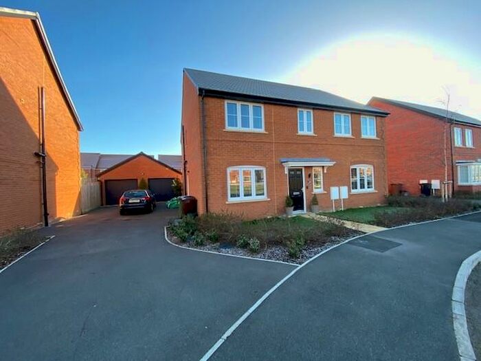 5 Bedroom Detached House To Rent In Robin Gibb Road, Thame, OX9