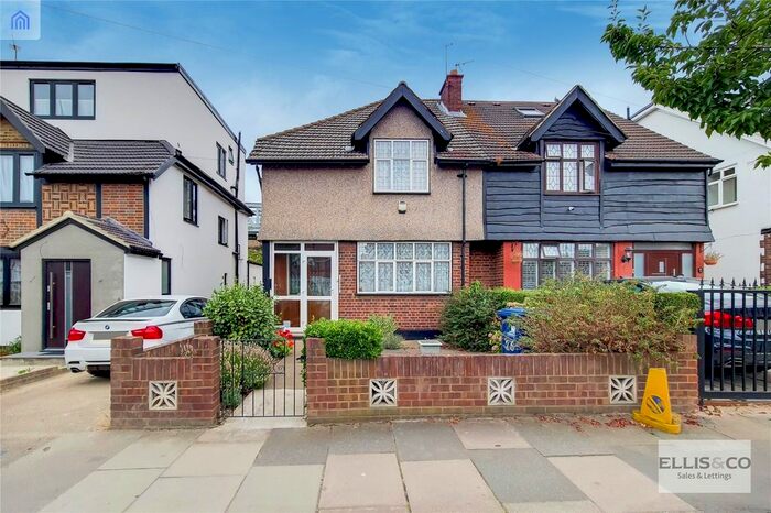 4 Bedroom Semi-Detached House To Rent In Bennetts Avenue, Greenford, UB6