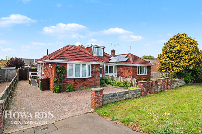 2 Bedroom Semi-Detached Bungalow For Sale In Grange Road, Caister-on-Sea, NR30