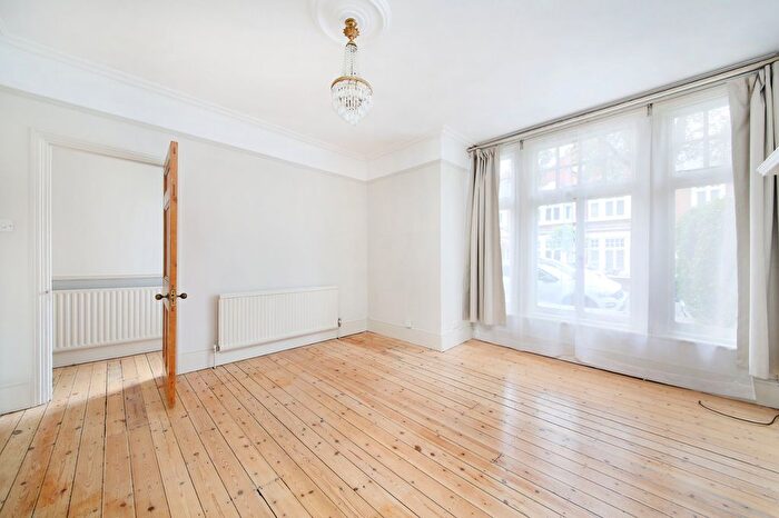 2 Bedroom Flat To Rent In Cowley Road, Mortlake, SW14