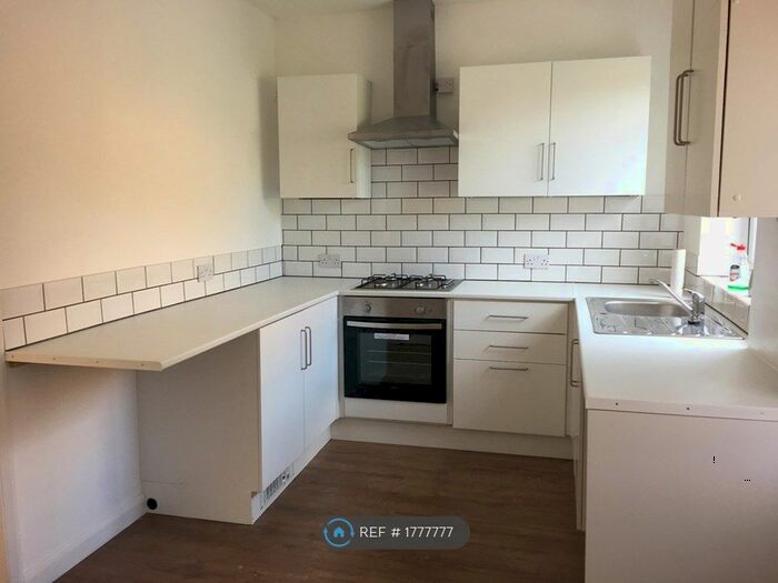 2 Bedroom Semi-Detached House To Rent In Halifax Drive, Leicester, LE4