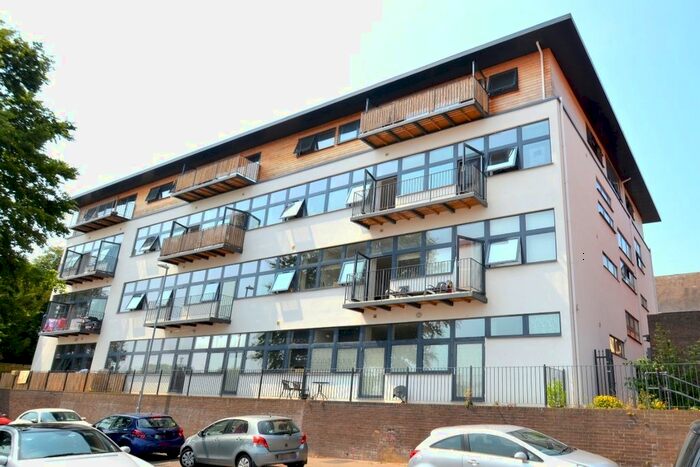 2 Bedroom Flat To Rent In Queen Street, Wellingborough, Northamptonshire, NN8