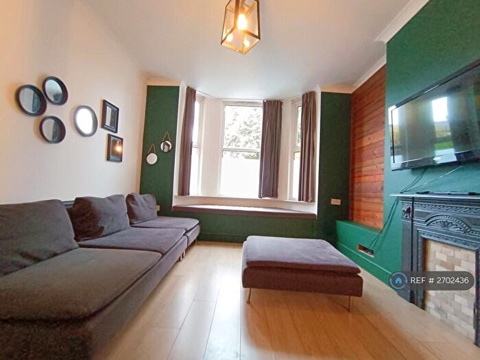 7 Bedroom Terraced House To Rent In Upper Lloyd Street, Manchester, M14