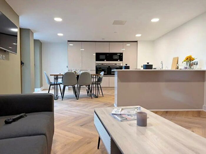 5 Bedroom Property To Rent In Vista Square, L1