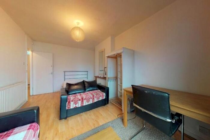 4 Bedroom Maisonette To Rent In Gateway, Walworth Road, London SE17