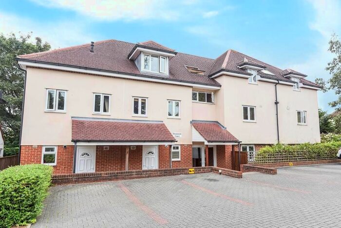 2 Bedroom Flat To Rent In Kennington, Oxford, OX1