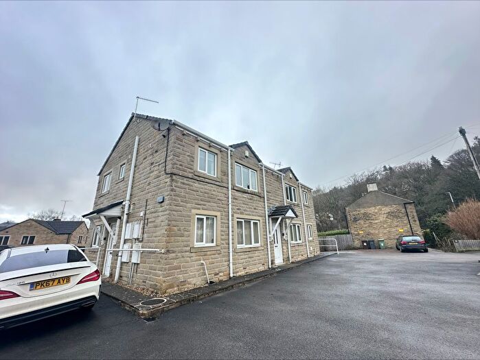 2 Bedroom Flat To Rent In Huddersfield Road, New Mill, Holmfirth, HD9