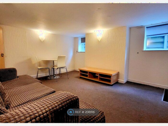 2 Bedroom Flat To Rent In Harrogate Road, Leeds, LS17