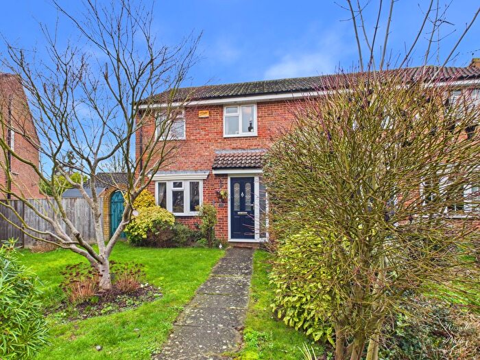 4 Bedroom Semi-Detached House For Sale In Swan Close, Buckingham, Buckinghamshire, MK18