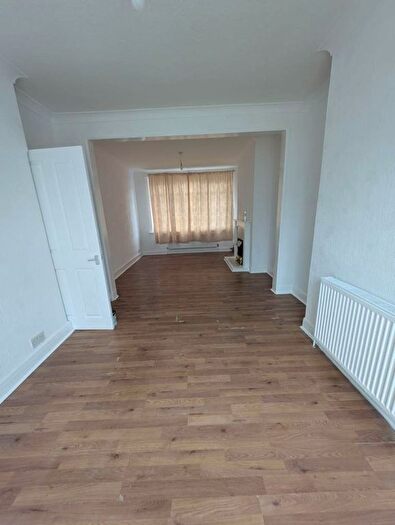 3 Bedroom Detached House To Rent In Gay Gardens, Dagenham, RM10