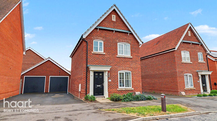 3 Bedroom Detached House For Sale In St Edmunds Drive, Elmswell, Bury St Edmunds, IP30