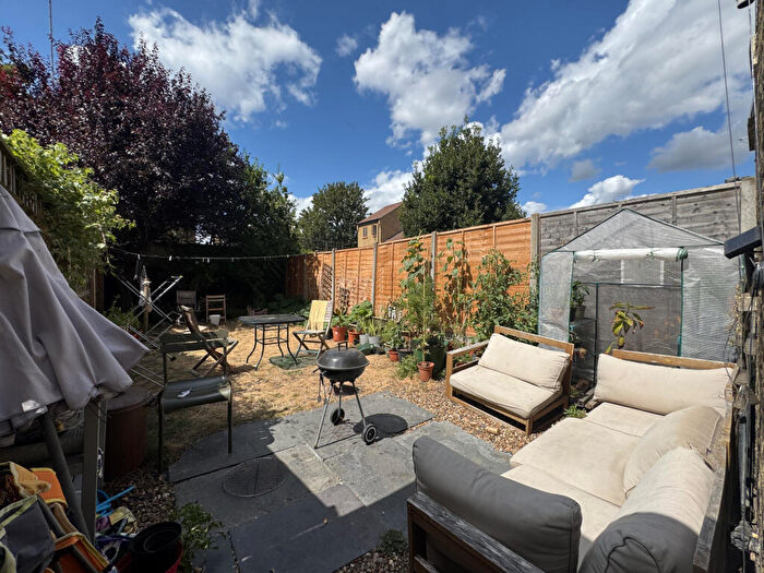 5 Bedroom Detached House To Rent In Coopersale Road, Homerton, E9