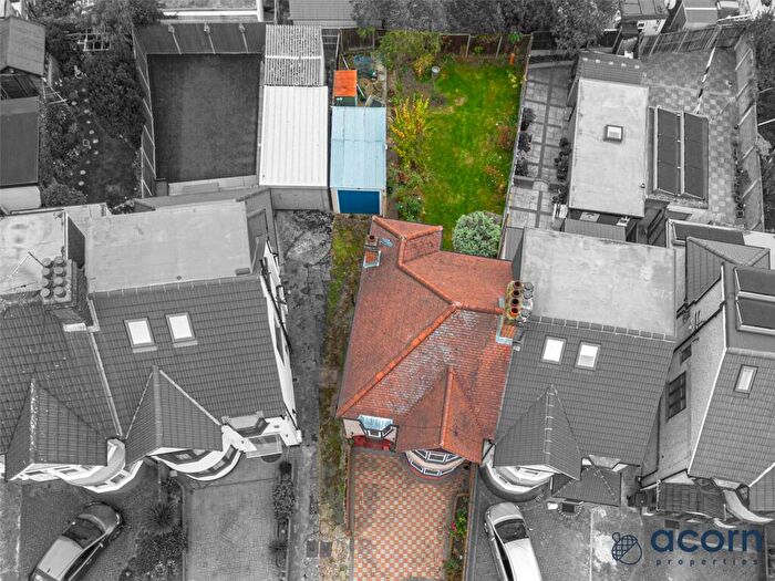 3 Bedroom Semi-Detached House For Sale In Lynton Avenue, Colindale, London, NW9
