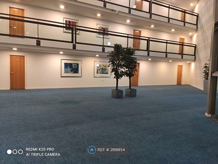 2 Bedroom Flat To Rent In Crown Point Road, Leeds, LS9