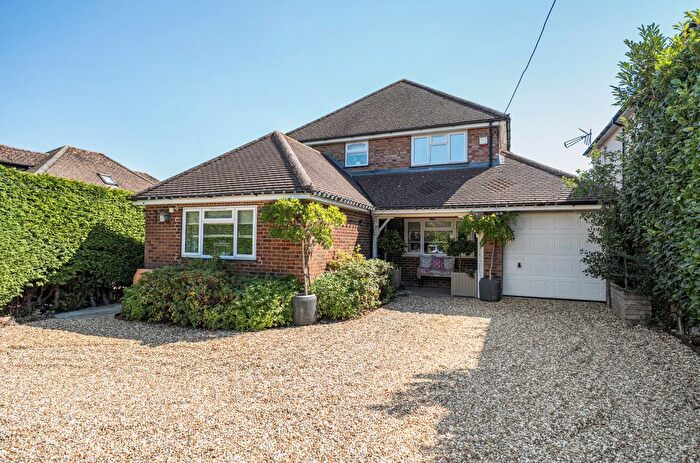 4 Bedroom Detached House For Sale In Kempshott Lane, Basingstoke, Hampshire, RG22