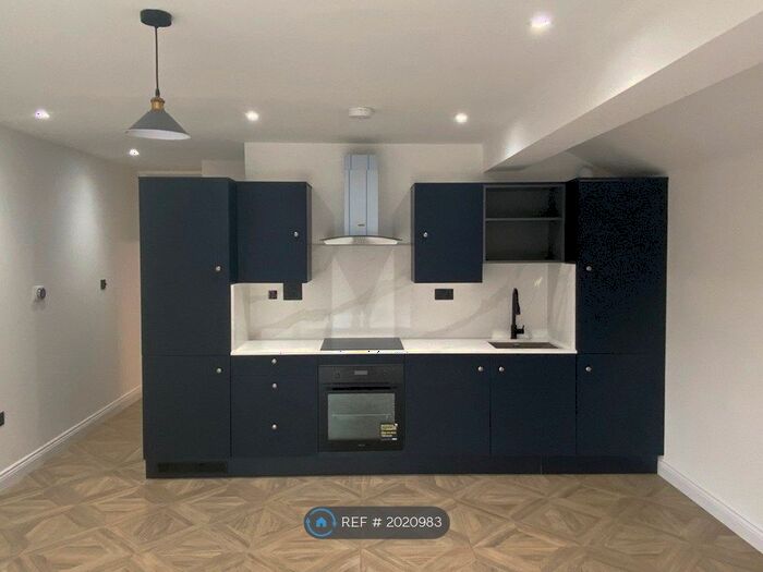 2 Bedroom Flat To Rent In Mount Pleasant Road, London, N17