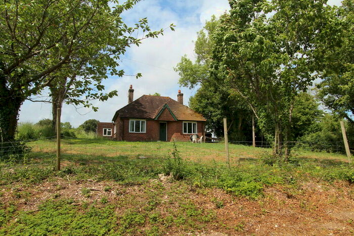 2 Bedroom Detached Bungalow To Rent In Cowdown Farm, Compton, PO18