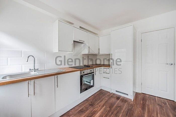 3 Bedroom Flat To Rent In Townmead Road, London, SW6
