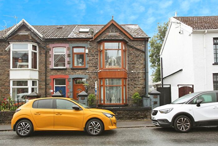 5 Bedroom Semi-Detached House For Sale In Brithweunydd Road, Tonypandy, CF40
