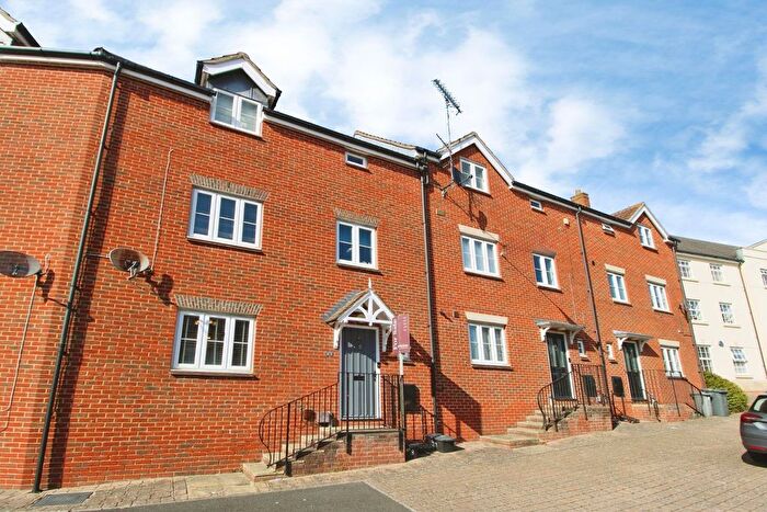 4 Bedroom Terraced House For Sale In Millgrove Street, Swindon, SN25