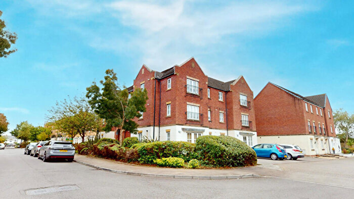 1 Bedroom Apartment For Sale In Threipland Drive, Heath, Cardiff, CF14
