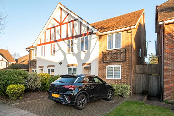 4 Bedroom Semi Detached House For Sale In Spring Place, Windermere Avenue, N3