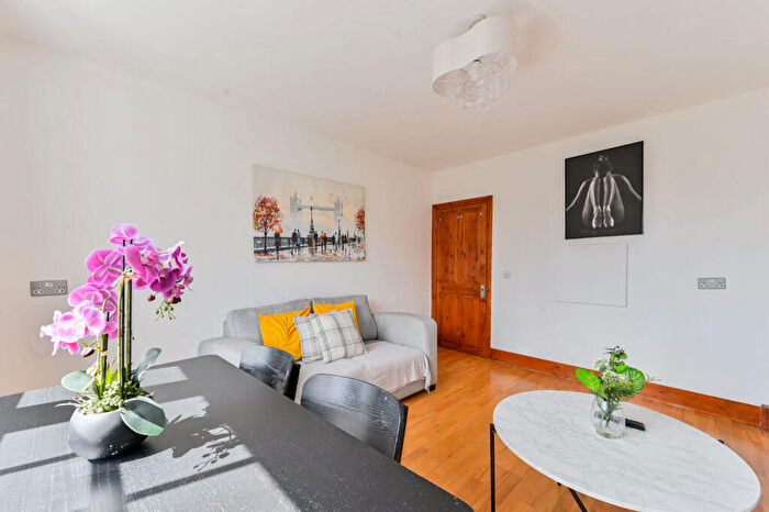 2 Bedroom Flat For Sale In Vauxhall Street, Vauxhall, Vauxhall, London, SE11