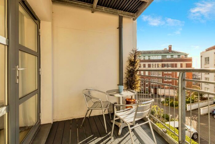 2 Bedroom Apartment To Rent In The Arena, Nottingham, NG1