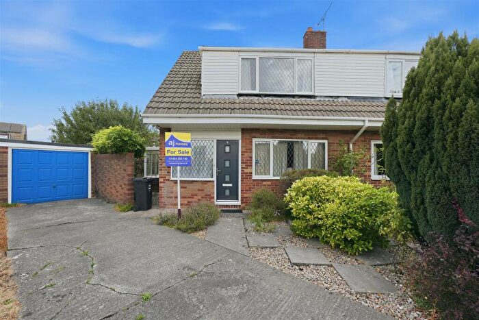 3 Bedroom Semi-Detached House For Sale In Staverton Close, Patchway, Bristol, BS34