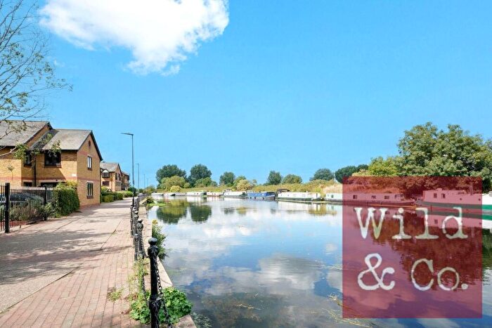 1 Bedroom Flat For Sale In Riverside Close, Hackney, E5
