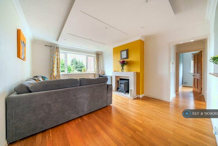 2 Bedroom Flat To Rent In Barham Court, Bromley, BR2